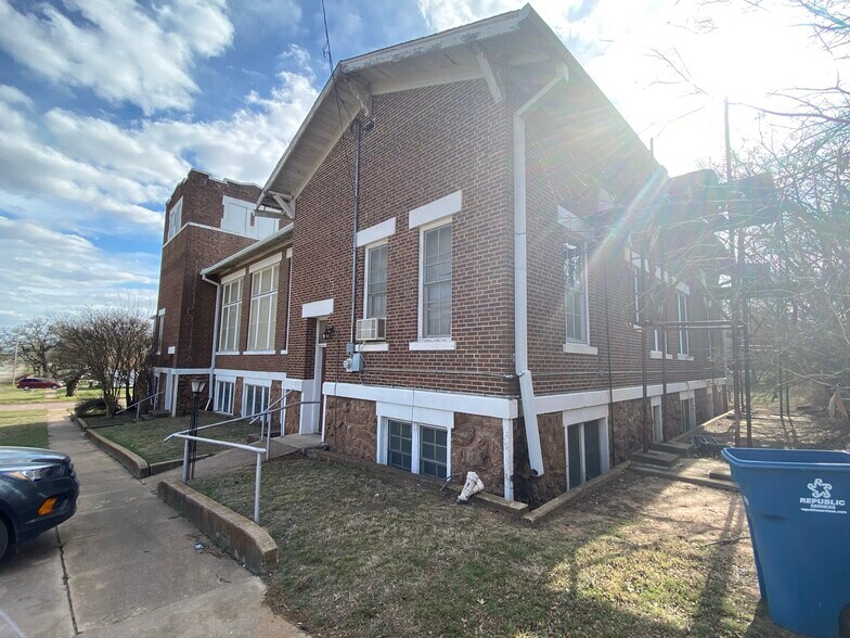 500 W 6th St, Cisco, TX for sale - Primary Photo - Image 1 of 1