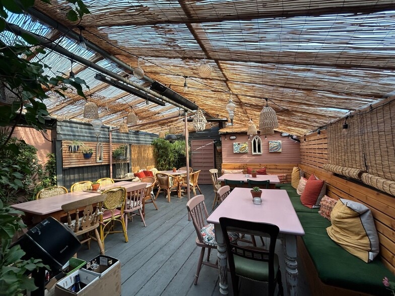 61 Harbour St, Whitstable for sale - Interior Photo - Image 3 of 4