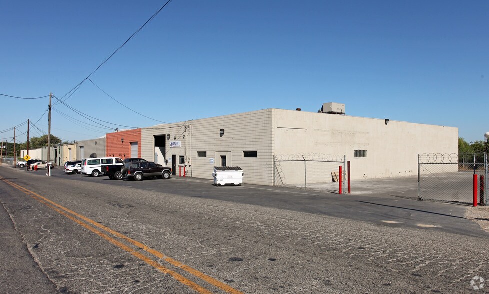 307325 River Rd, Modesto, CA 95351