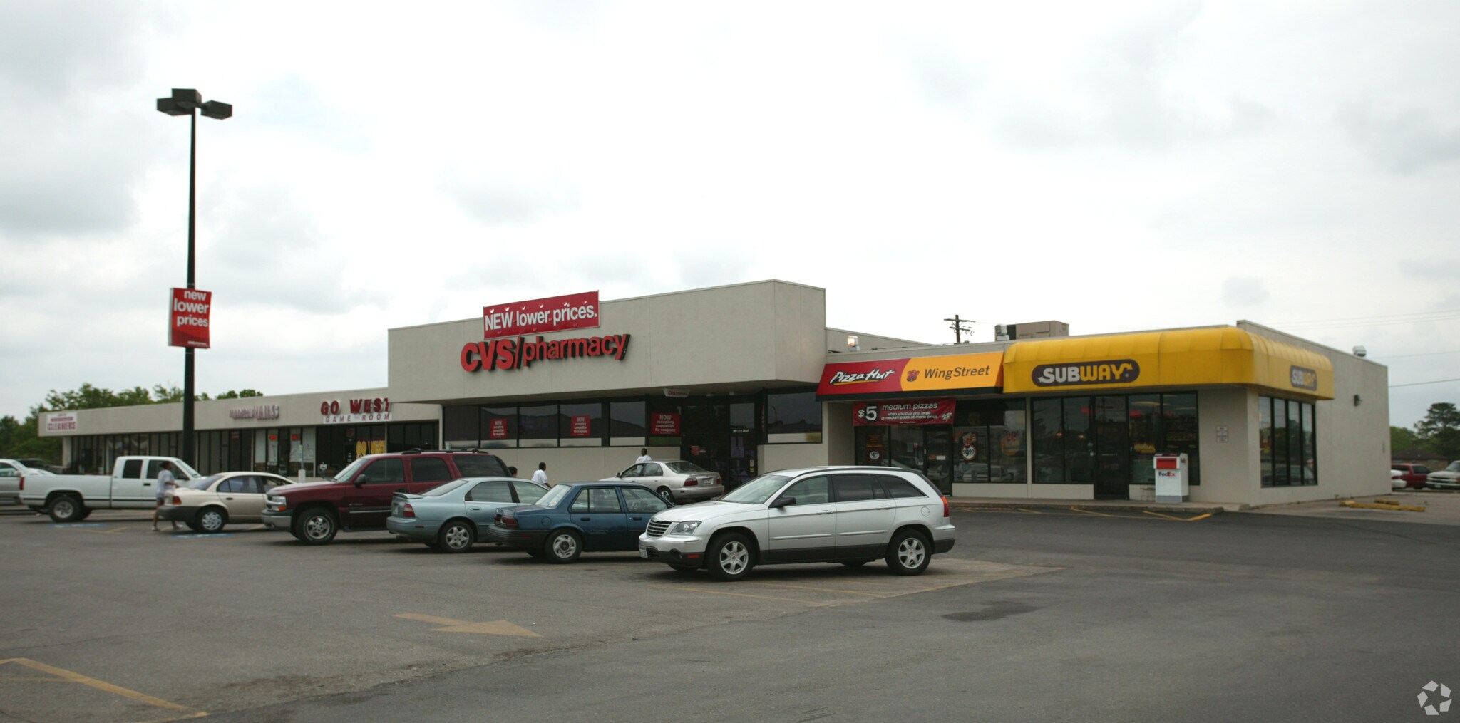 660-734 W Brazos Ave, West Columbia, TX for lease Primary Photo- Image 1 of 4