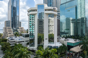 999 Brickell Ave, Miami FL - Loft