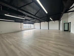 1016 S Santee St, Los Angeles, CA for lease Interior Photo- Image 2 of 11