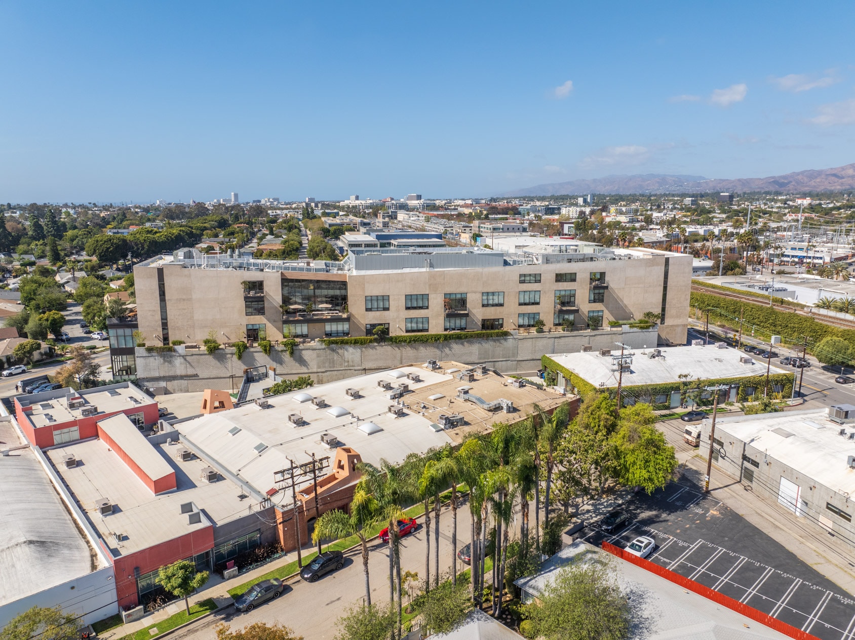 2223-2229 S Carmelina Ave, Los Angeles, CA for lease Building Photo- Image 1 of 17