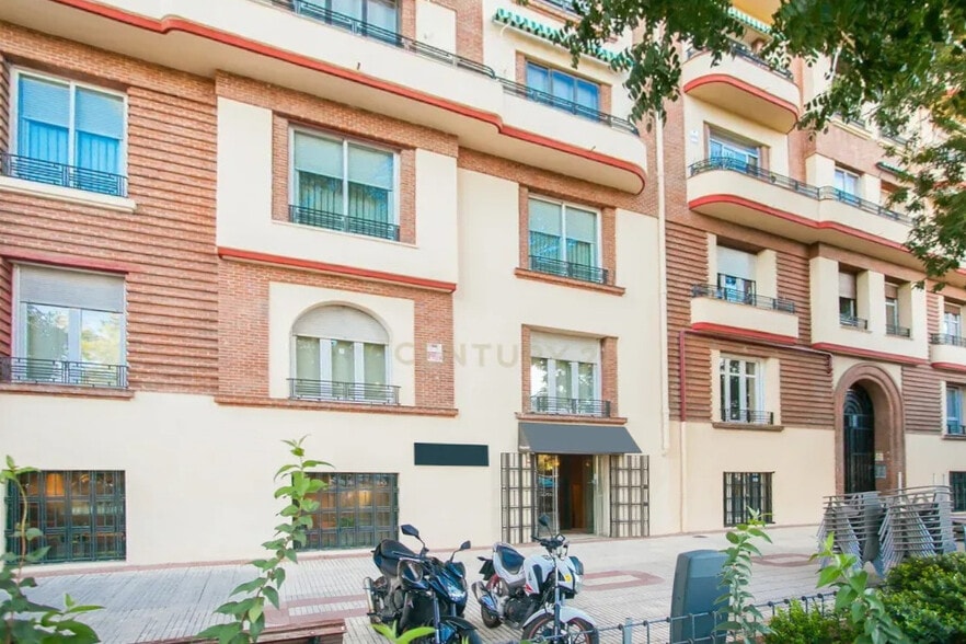 Multifamily in Madrid, Madrid for sale - Building Photo - Image 2 of 3