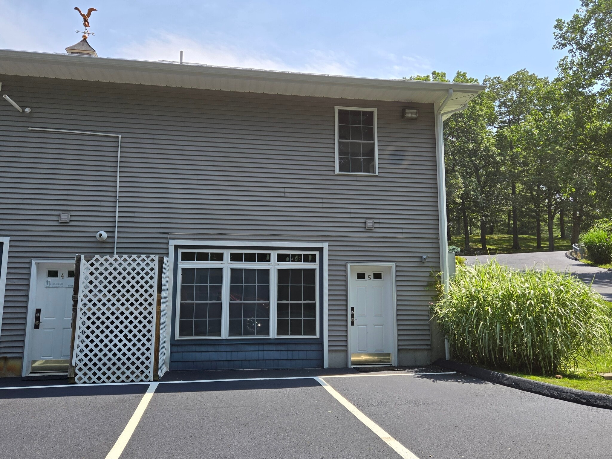 3 Inspiration Ln, Chester, CT for lease Interior Photo- Image 1 of 13