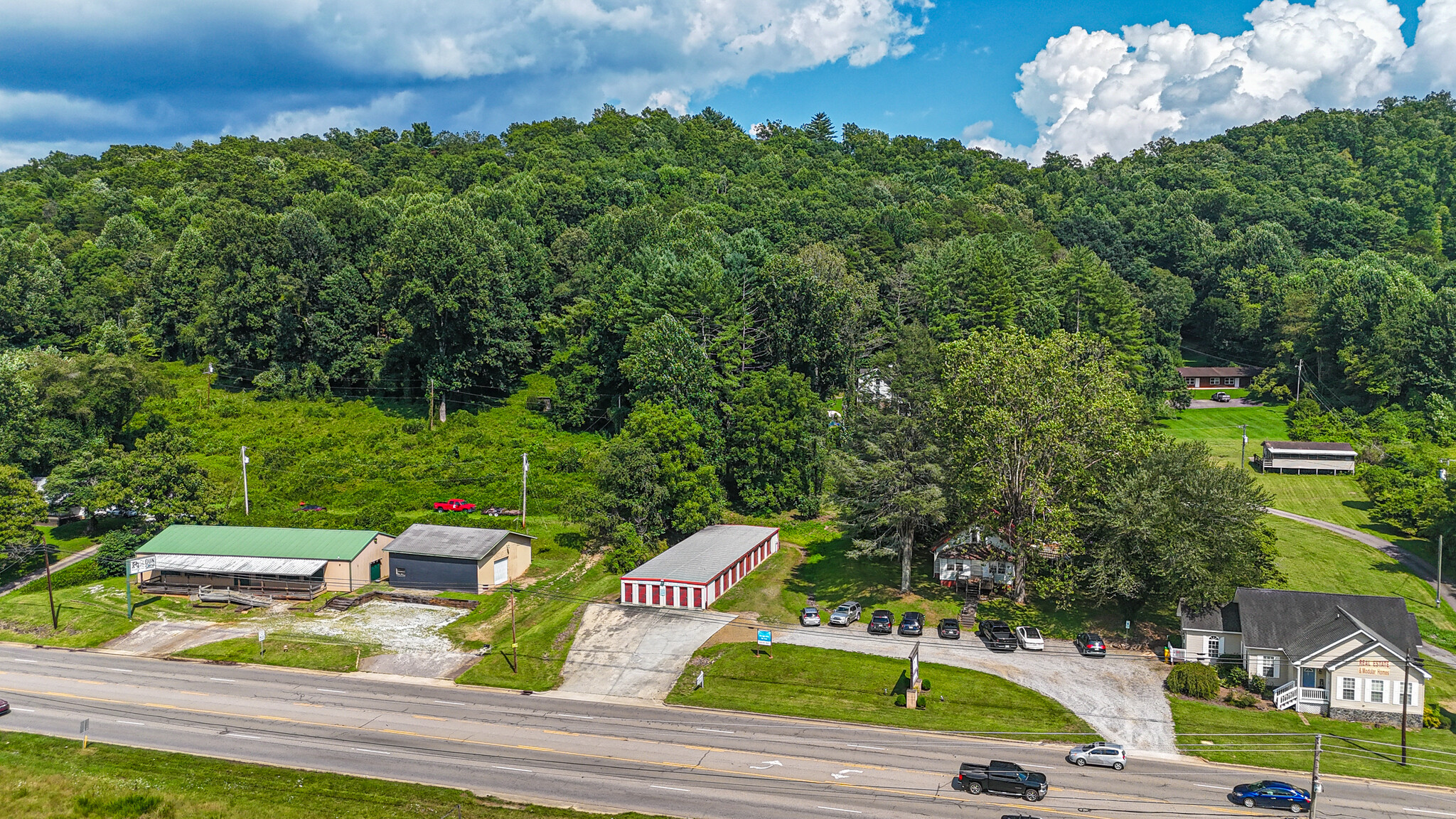 2182 Georgia Rd, Franklin, NC for sale Primary Photo- Image 1 of 25