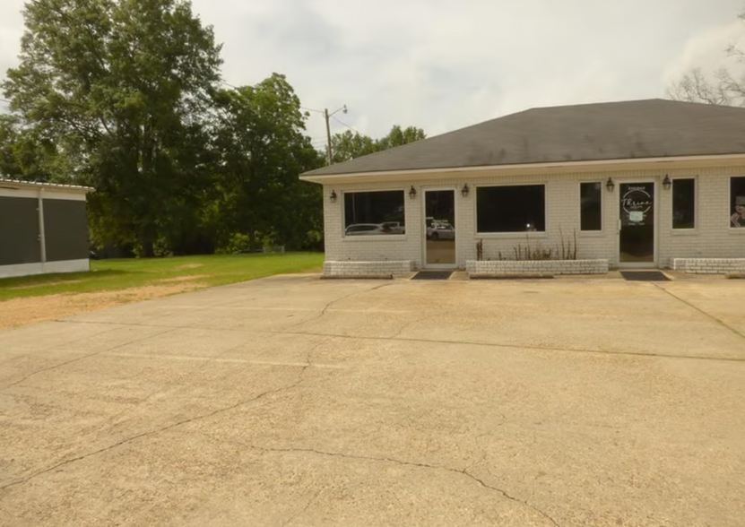 701 Robb St, Summit, MS for lease - Building Photo - Image 1 of 12