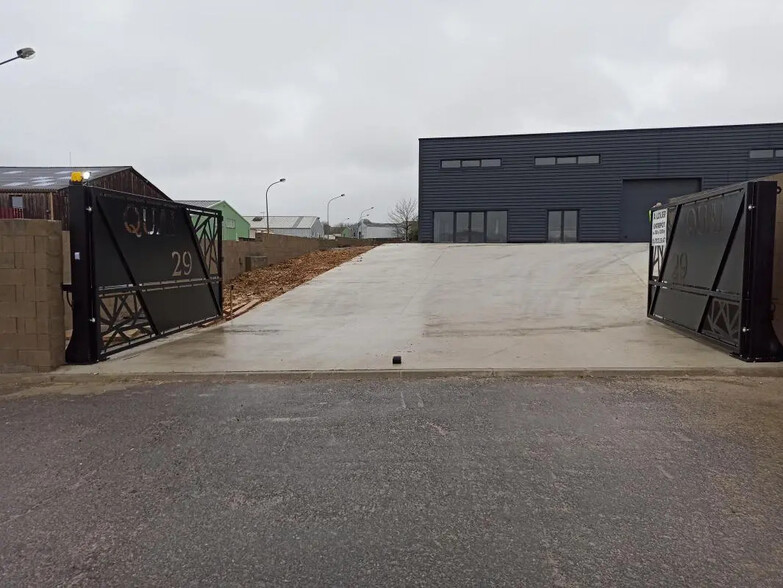 Flex in Magny-en-Vexin for lease - Building Photo - Image 2 of 9