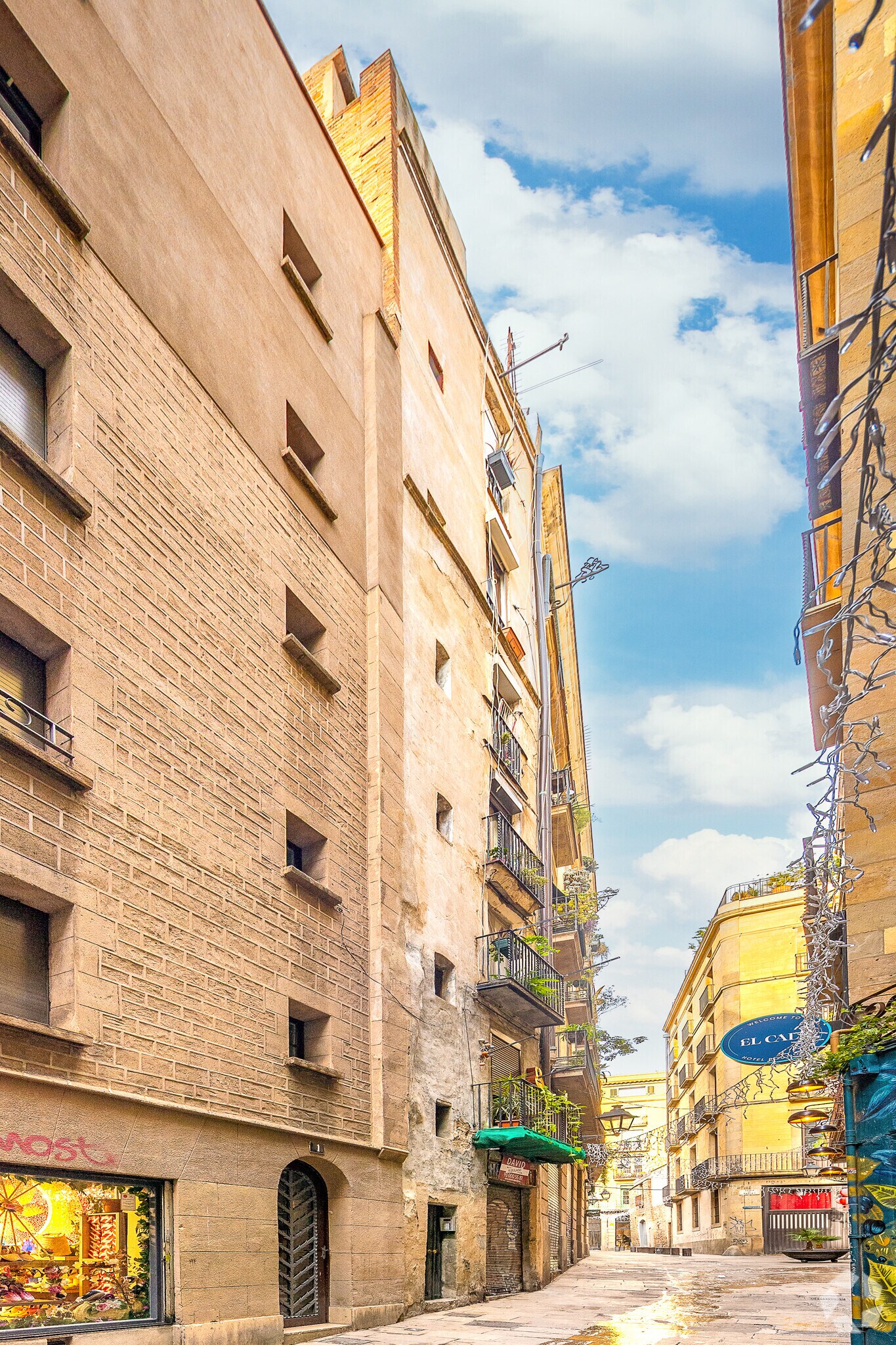 Retail in Barcelona, Barcelona for lease Primary Photo- Image 1 of 2