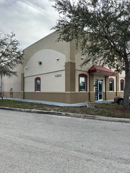 8290-8304 Consumer Ct, Sarasota, FL for sale - Building Photo - Image 1 of 5