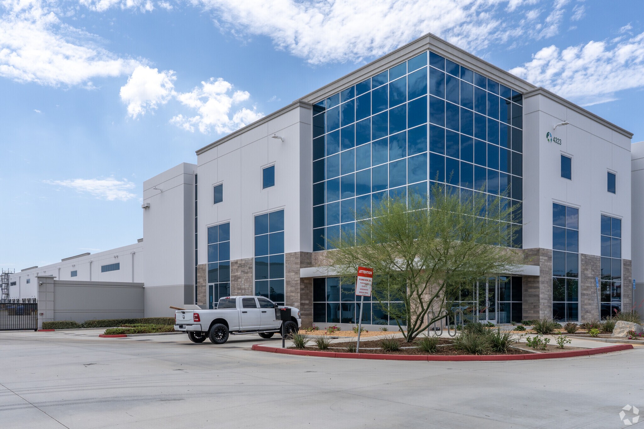 Indian & Markham, Perris, CA for sale Primary Photo- Image 1 of 1