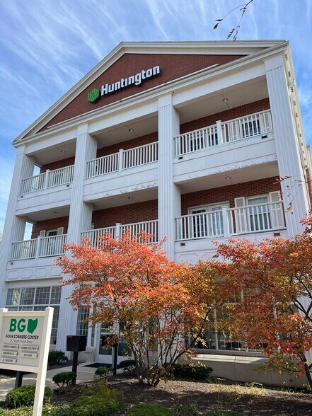 221 S Church St, Bowling Green, OH for lease - Building Photo - Image 3 of 18