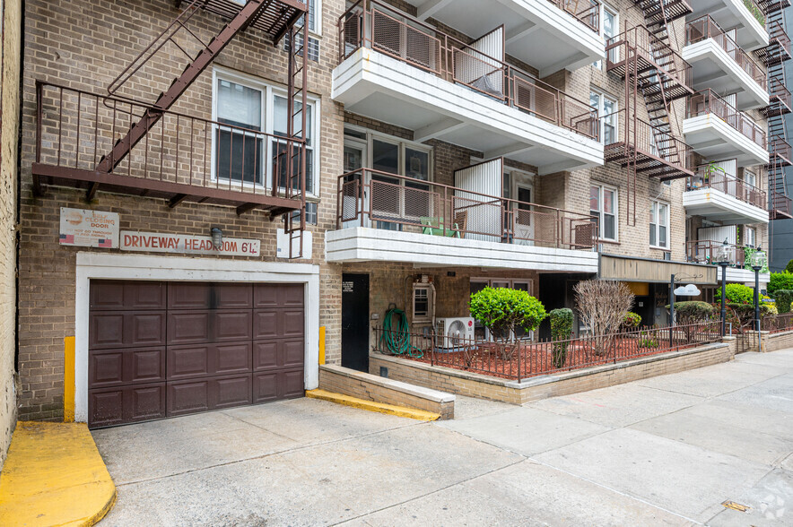 30-44 29th St, Astoria, NY for sale - Building Photo - Image 2 of 20