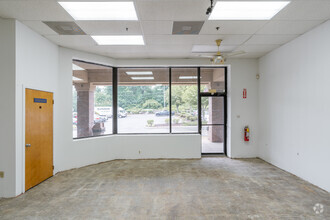 4855 West Chester Pike, Newtown Square, PA for lease Interior Photo- Image 1 of 5