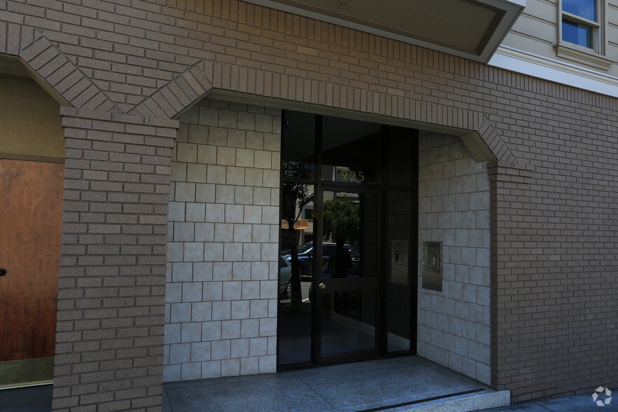 919-927 Irving St, San Francisco, CA for lease - Building Photo - Image 3 of 6