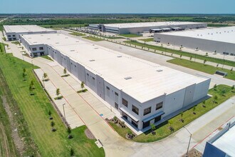 3090 Challenger Dr, Midlothian, TX for lease Building Photo- Image 1 of 4