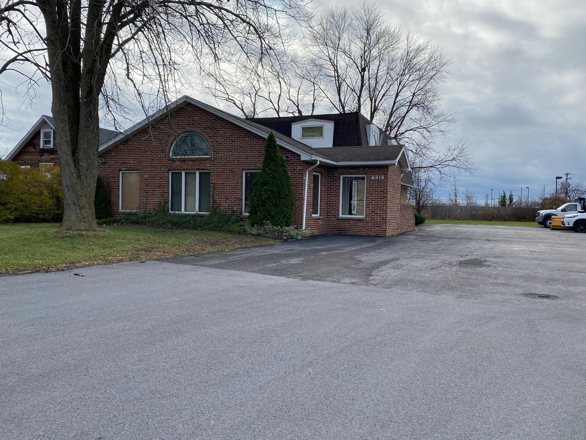 6218 Corwin Rd, Lockport, NY 14094