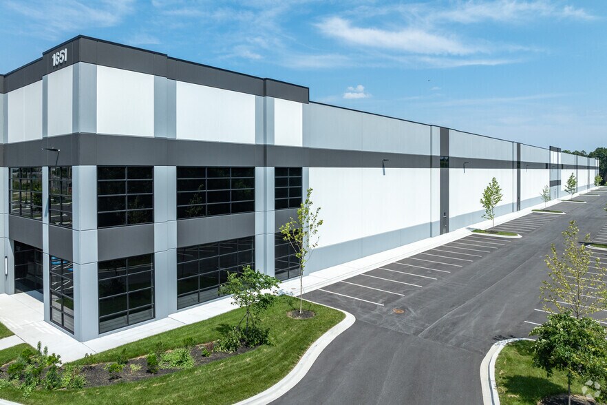 1651 Sparrows Point Blvd, Sparrows Point, MD for lease - Primary Photo - Image 1 of 4
