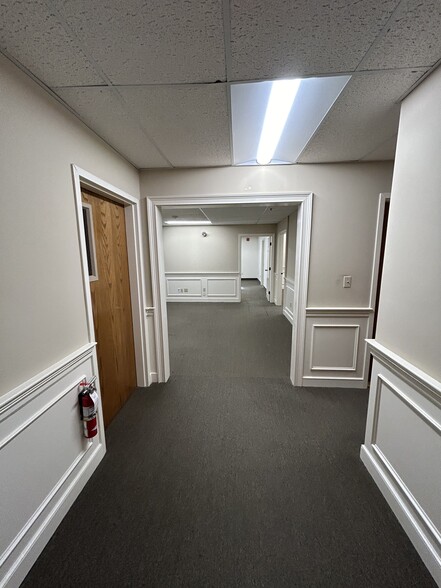 1290 Worcester Rd, Framingham, MA for lease - Interior Photo - Image 2 of 6