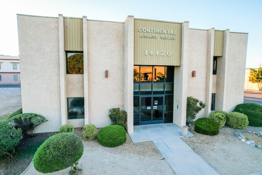 14420 Civic Dr, Victorville, CA for lease - Building Photo - Image 1 of 4