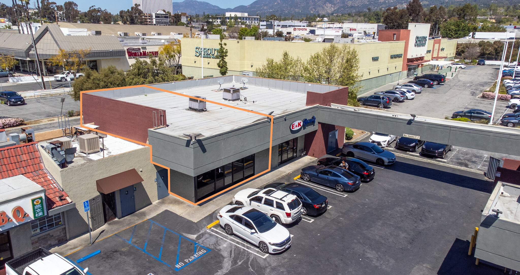 3681-3689 E Colorado Blvd, Pasadena, CA for lease Building Photo- Image 1 of 12