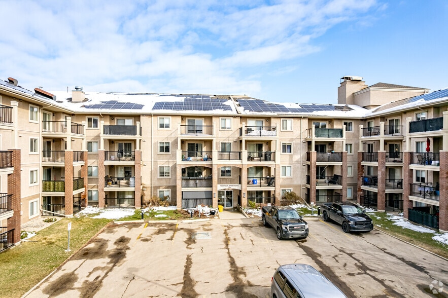 17103 94A Ave NW, Edmonton, AB for sale - Primary Photo - Image 1 of 1