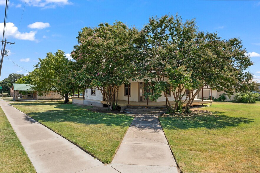 400 S. Broad Street St, Saint Jo, TX for sale - Building Photo - Image 3 of 23