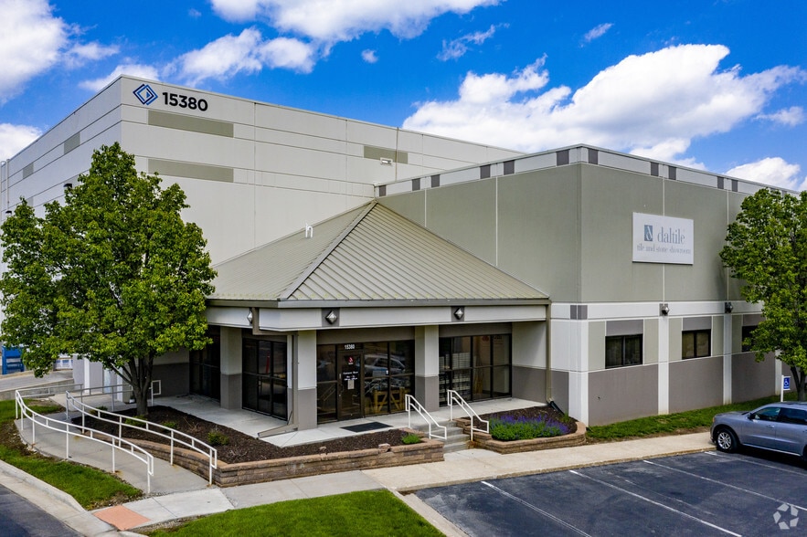 15340-15380 W 101st Ter, Lenexa, KS for sale - Building Photo - Image 1 of 1