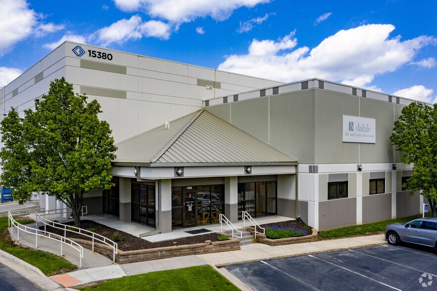 15340-15380 W 101st Ter, Lenexa, KS for sale - Primary Photo - Image 1 of 1