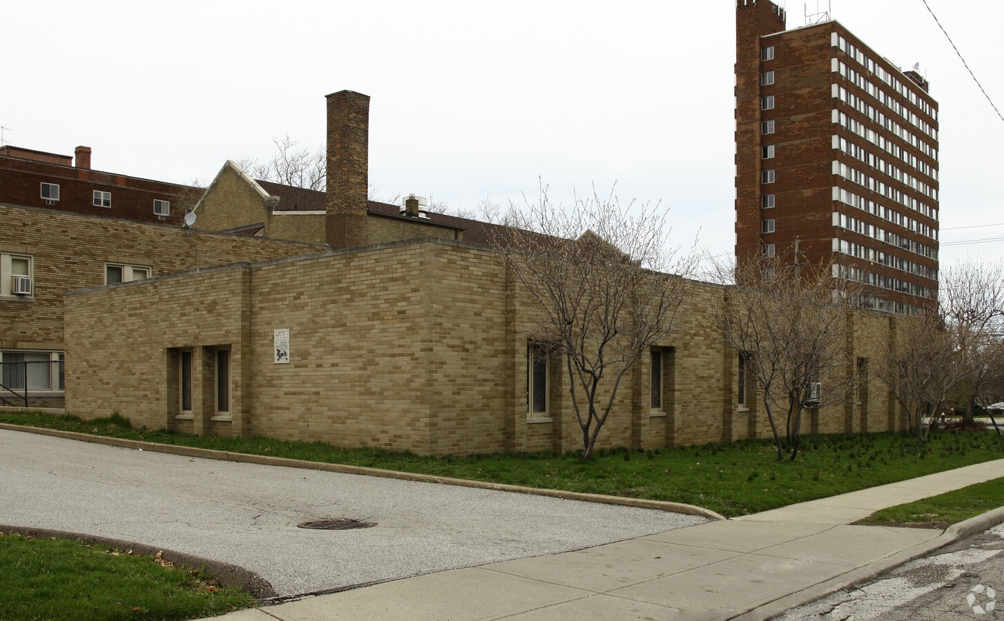 14321 Detroit Ave, Lakewood, OH 44107