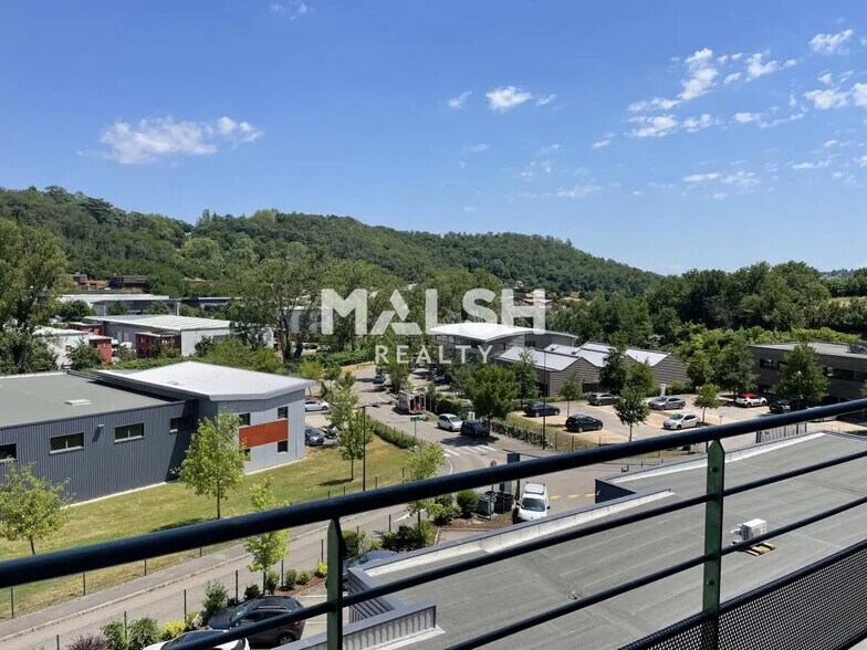 Office in Brignais for sale - Aerial - Image 3 of 12