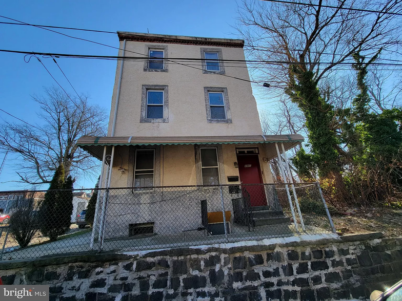 4441 Elizabeth St, Philadelphia, PA for sale - Primary Photo - Image 1 of 35