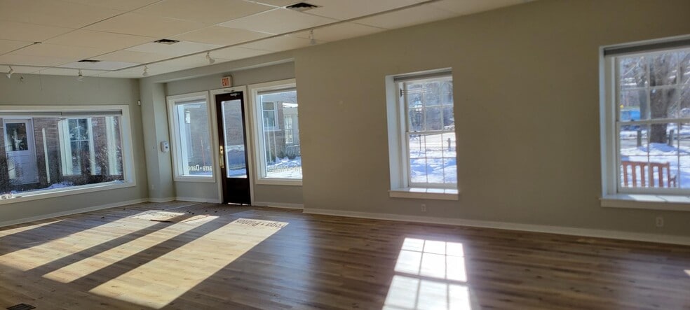 483 Depot St, Manchester Center, VT for lease - Primary Photo - Image 1 of 4