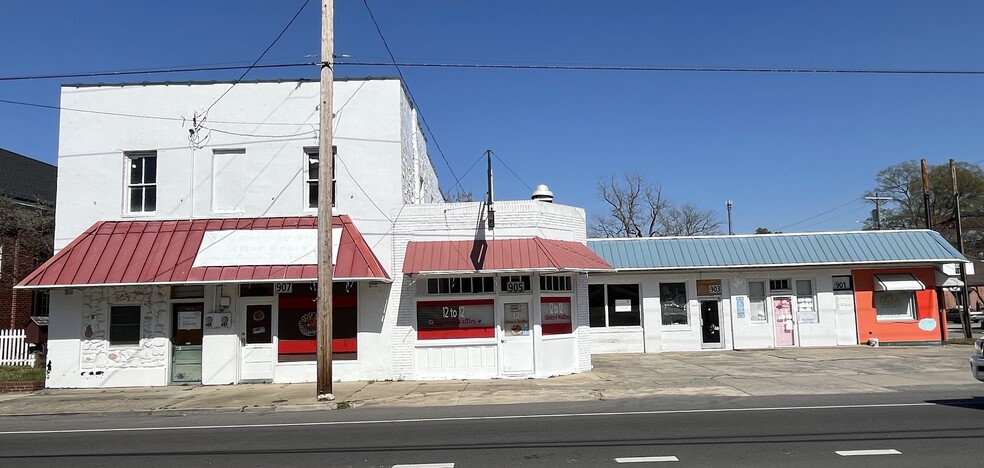 901-909 Falls Rd, Rocky Mount, NC for sale - Building Photo - Image 2 of 11