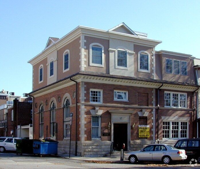 17 Veterans Sq, Media, PA 19063 Office for Sale