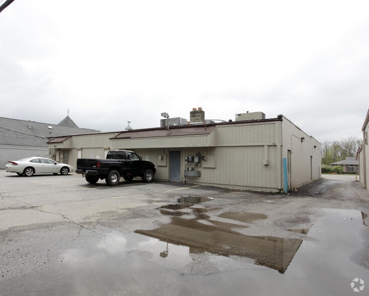 5910-5916 S Main St, Clarkston, MI for lease - Building Photo - Image 2 of 8
