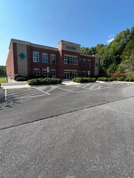 2570 Harper Rd, Clemmons, NC for sale - Primary Photo - Image 1 of 1