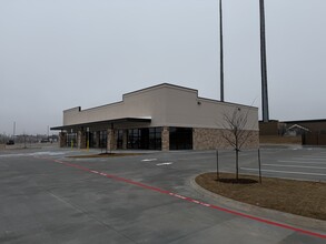 1902 Norfolk, Broken Arrow, OK for lease Building Photo- Image 2 of 4