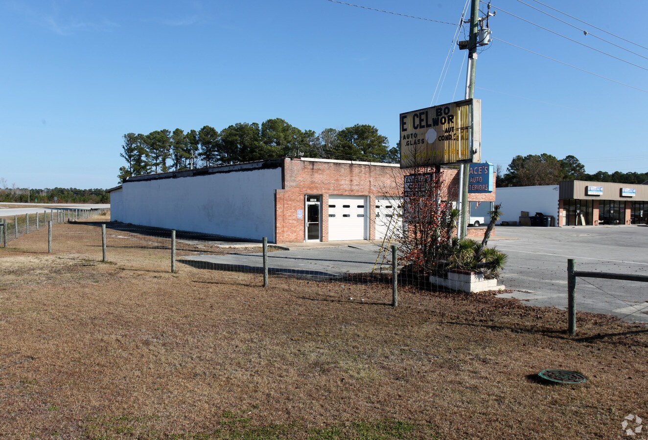 1107 Lejeune Blvd, Jacksonville, NC 28540