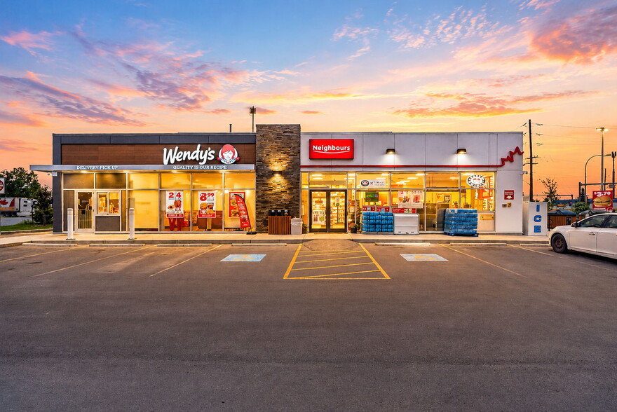 4905 Roper Rd NW, Edmonton, AB for lease - Building Photo - Image 2 of 33