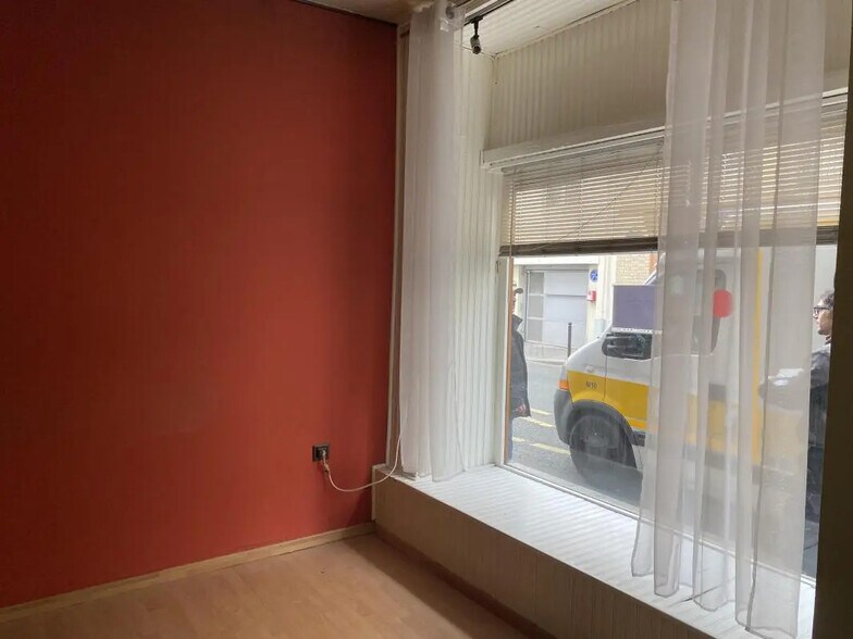 Retail in Paris for sale - Interior Photo - Image 3 of 5