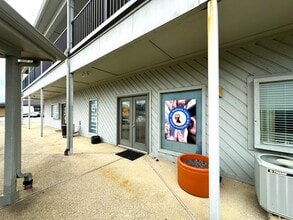 7370-7372 Kingsgate Way, West Chester, OH for lease Interior Photo- Image 1 of 8