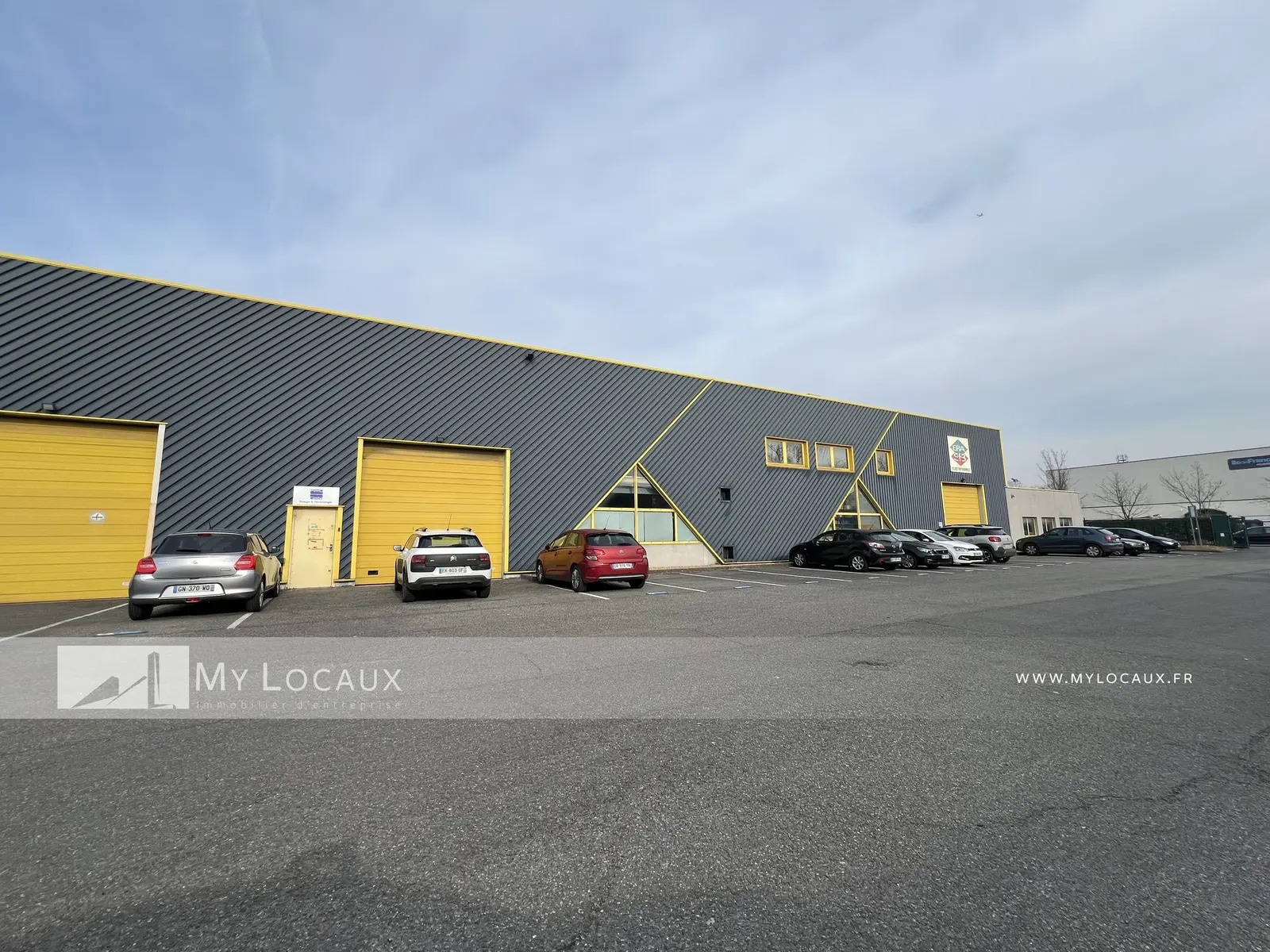 Flex in Argenteuil for lease Building Photo- Image 1 of 12