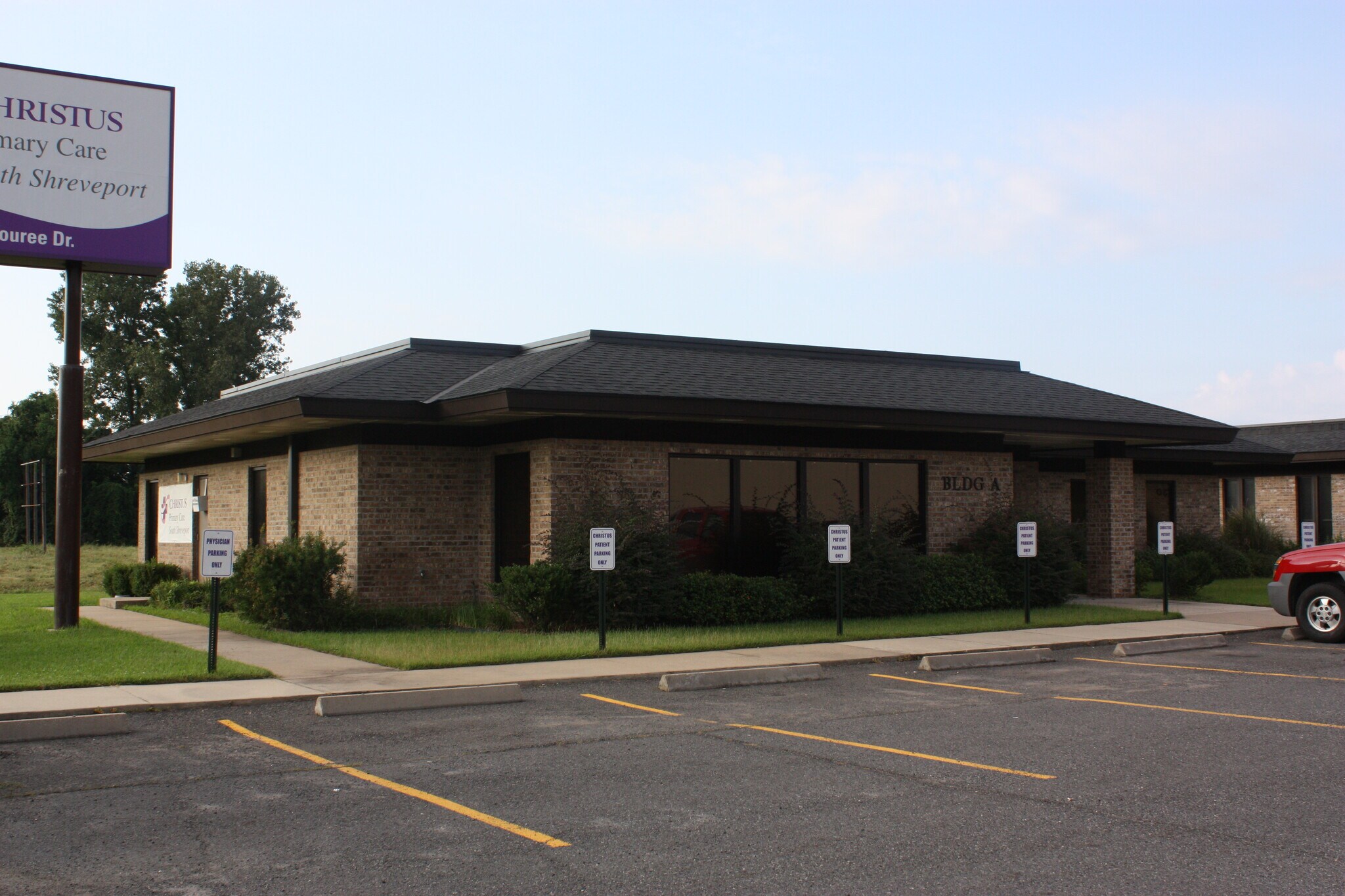 8730 Youree Dr, Shreveport, LA 71115 Office for Lease