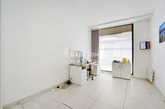 Retail in Neuilly-sur-Seine for lease Interior Photo- Image 2 of 5