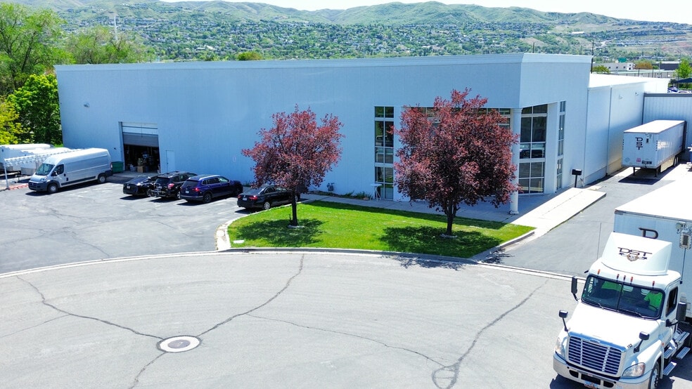 1173-1199 W 2425 S, Woods Cross, UT for lease - Building Photo - Image 3 of 18