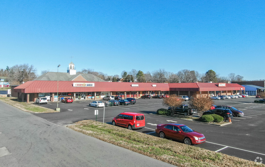 502-520 W Raleigh St, Siler City, NC for sale - Building Photo - Image 1 of 1