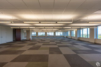 9500 W Bryn Mawr Ave, Rosemont, IL for lease Interior Photo- Image 2 of 7