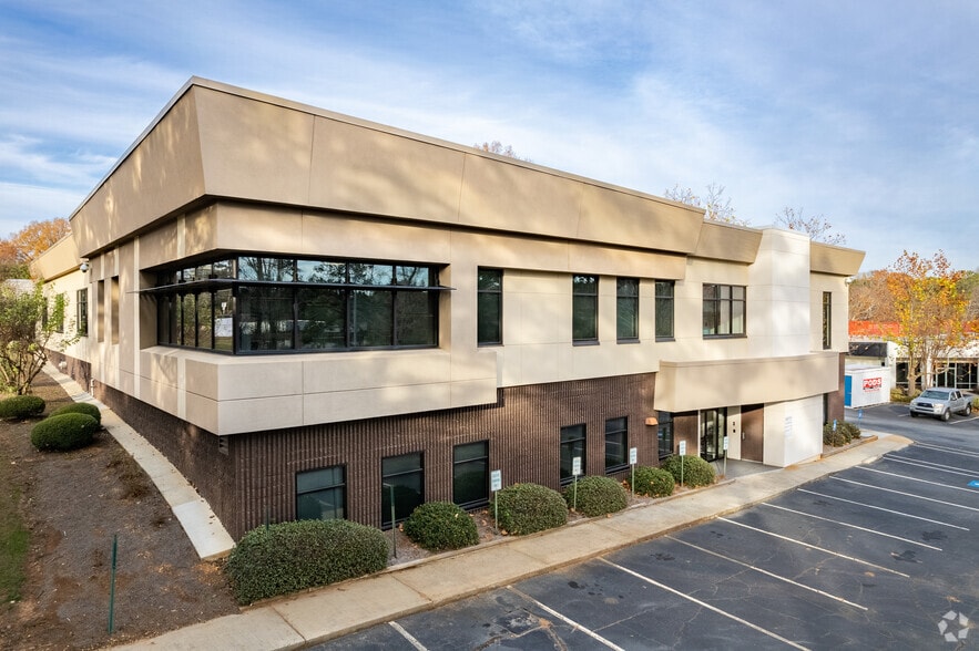 130 Technology Pky, Peachtree Corners, GA for lease - Building Photo - Image 3 of 6