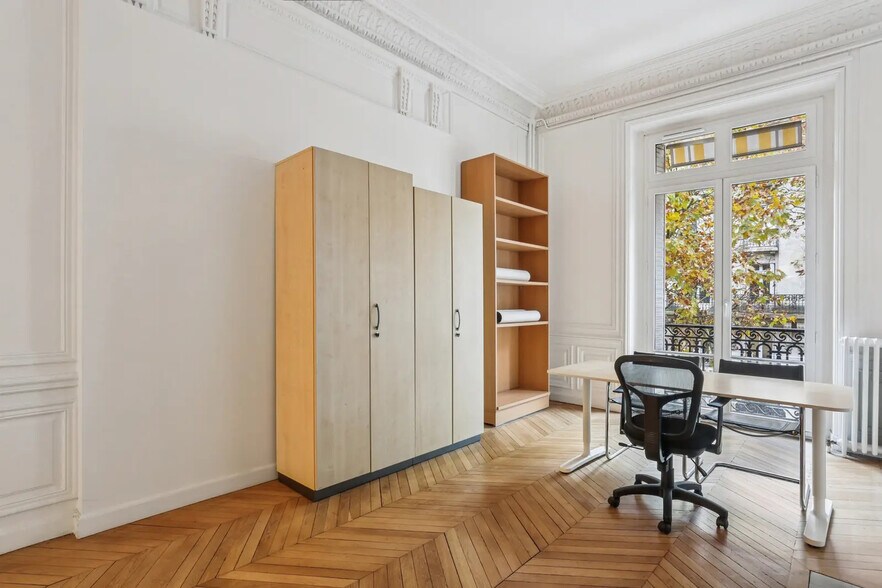 174 Avenue Victor Hugo, Paris for lease - Interior Photo - Image 2 of 11